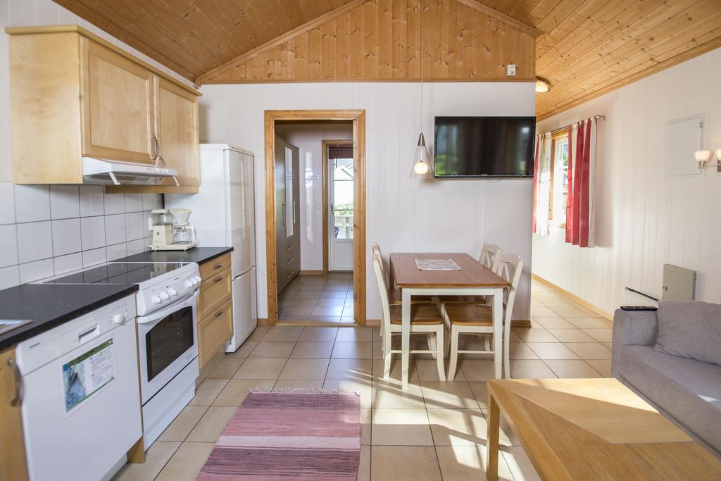 Jolstraholmen Camping Og Hytter Vassenden Room photo