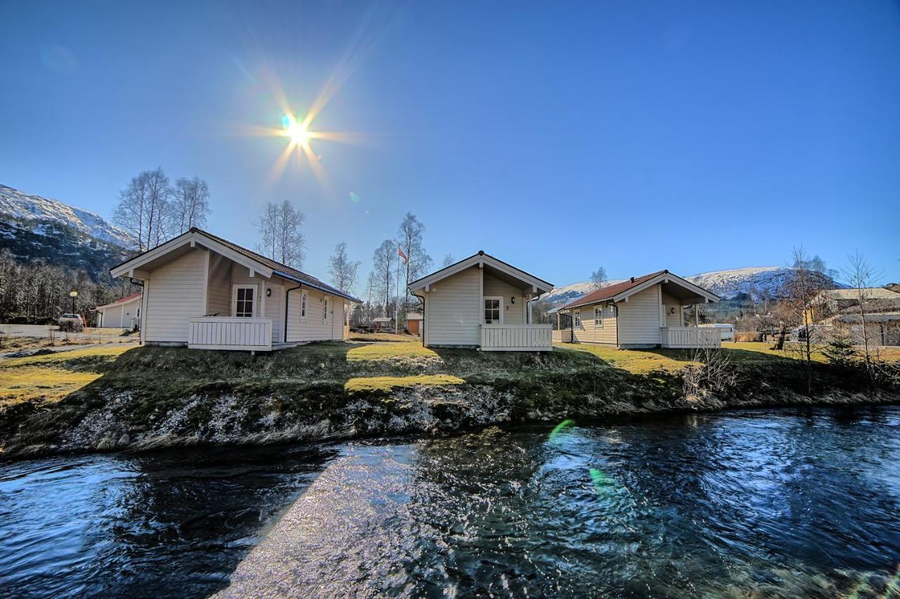 Jolstraholmen Camping Og Hytter Vassenden Exterior photo