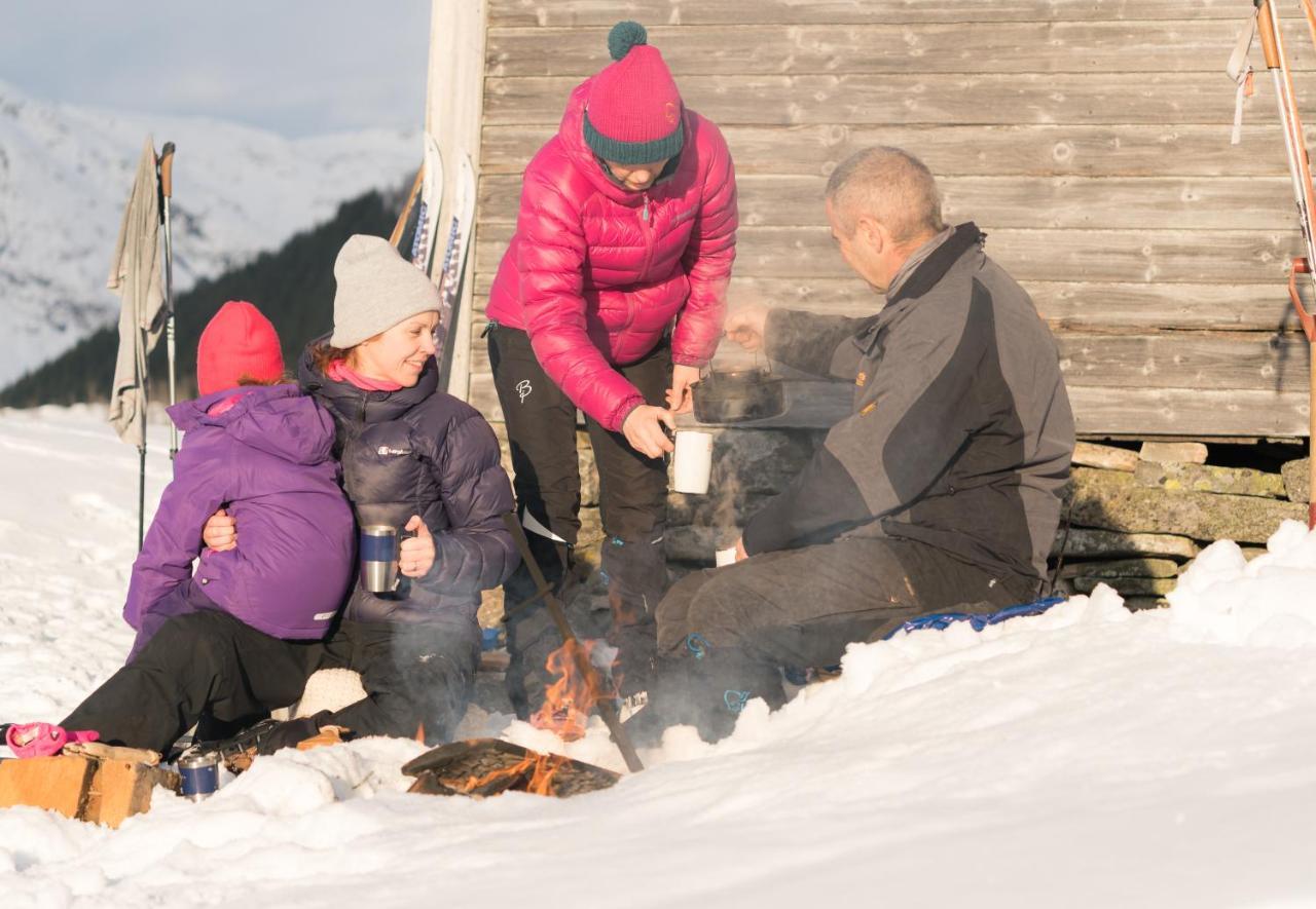 Jolstraholmen Camping Og Hytter Vassenden Exterior photo