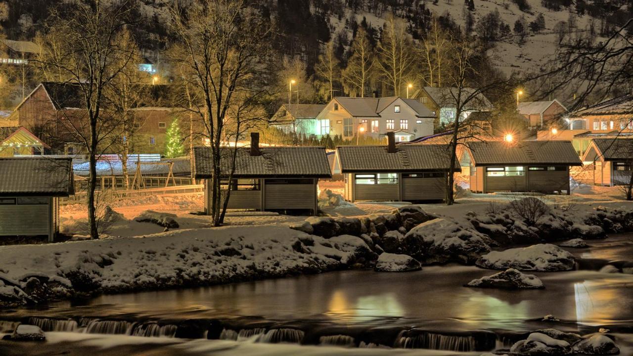 Jolstraholmen Camping Og Hytter Vassenden Exterior photo